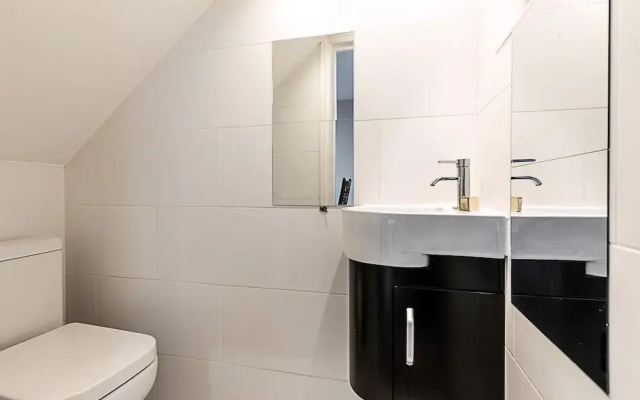 Beautiful Modern 4BR House in Central London