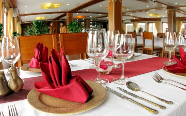 Huong Hai Sealife Cruise