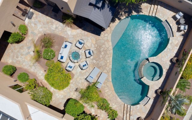 54444her 5 Bedroom Home