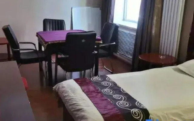 Ruiquanju Business Hotel (Qiqihar First Hospital Longsha Park Branch)