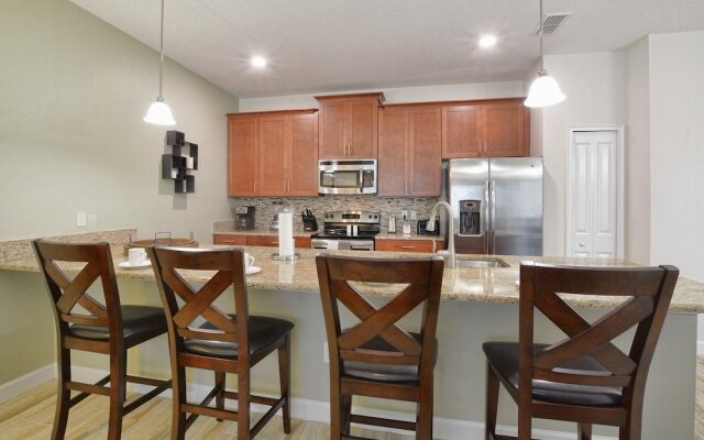 Storey Lake 4 Bedroom Townhome w Splashpool - 1619ST