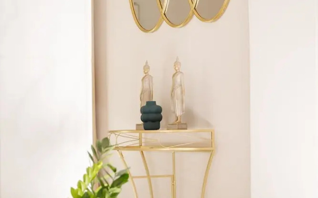 The White Marble Luxury City Apt