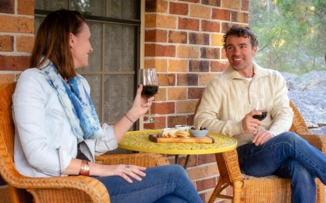Honeysuckle Cottages Stanthorpe