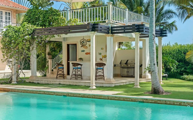 Sophisticated Villas With Private Pools and Staff