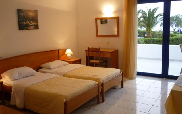 Oasis Hotel Kyparissia