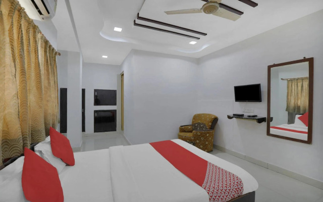 Flagship 83069 Hotel Rudra Palace