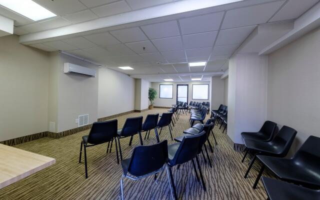Red Roof Inn & Suites Newburgh – Stewart Airport/ West Point