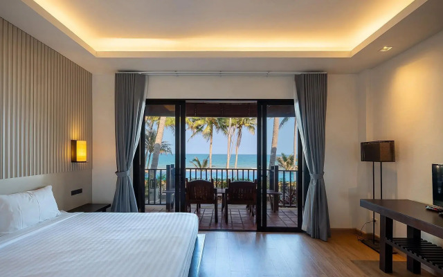 Bansaithong Beach Resort