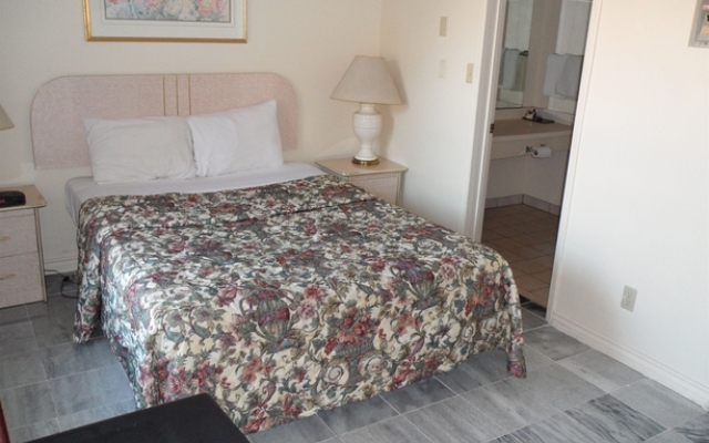 Rodeway Inn by the Falls