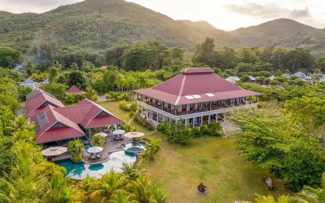 La Cigale Estate