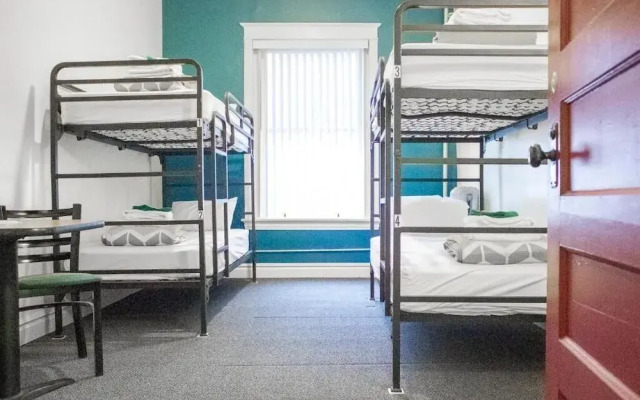 11th Avenue Hostel