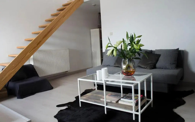 upstairs9000