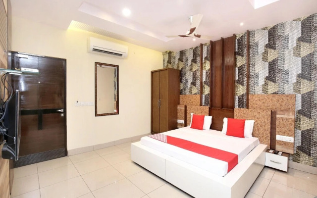 Hotel Grand M Lajjo By OYO Rooms