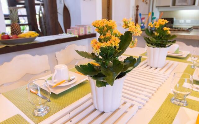 Excelente casa com piscina Armação