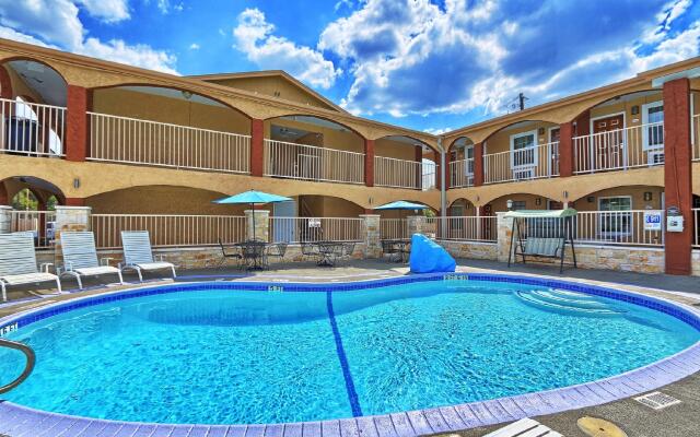Econo Lodge Austin South