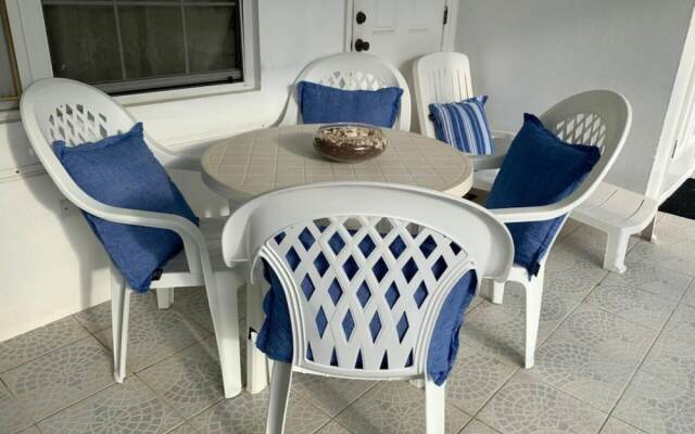 S2A Blue Pavilion - Beach Transfers Meals Tours Island Retro Chic