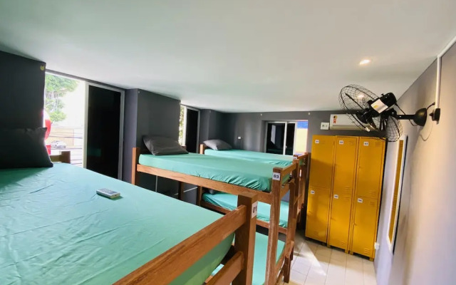 Reef Hostel & Pousada
