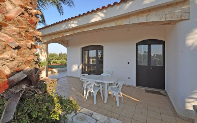 Villa Magnolia 1 Sleeps 8 Close to the sea
