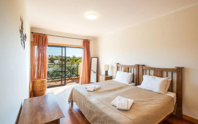 #069 Stunning Flat Near New Town w Pool View