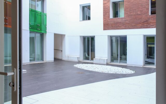 Mazzoni 15 Modern Flat