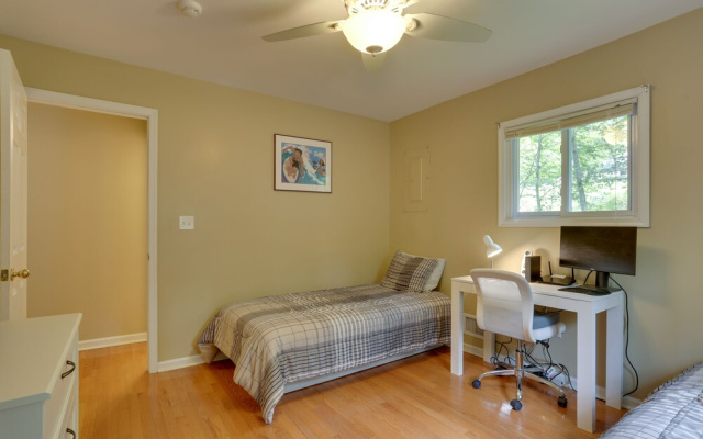 Pools, Hot Tub & More: Bushkill Mountain Getaway!