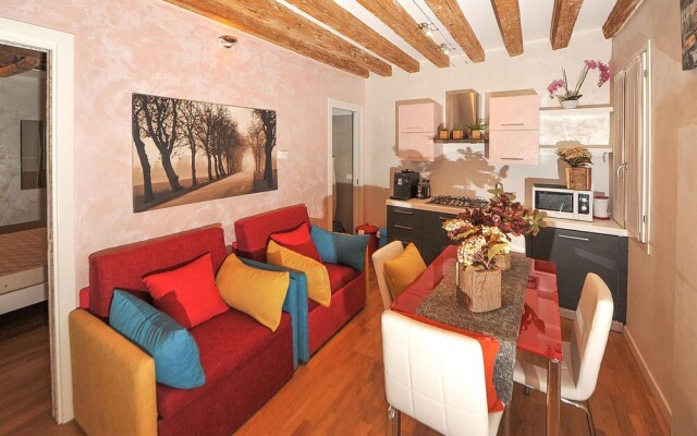 Beautiful Apartment in Venezia With Wifi and 1 Bedrooms