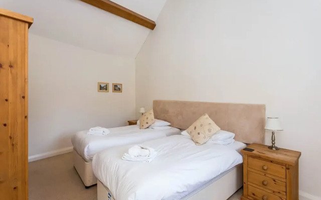Classic Cotswolds Home near Littleworth