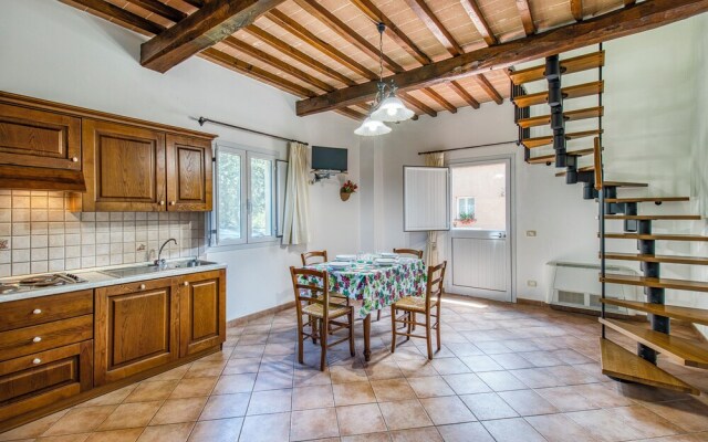 Oliva Family Apt Shared Pool,volterra