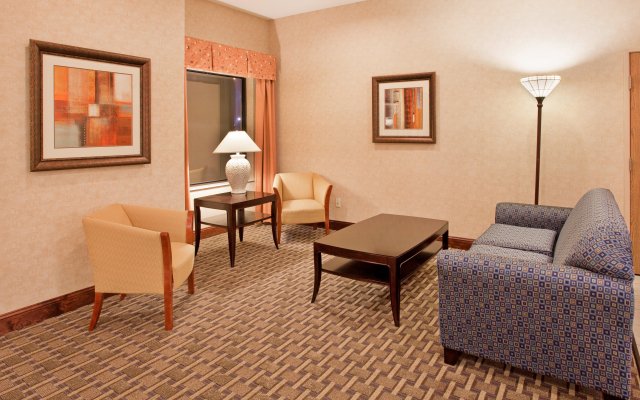 Holiday Inn Express Kansas City-Liberty, an IHG Hotel
