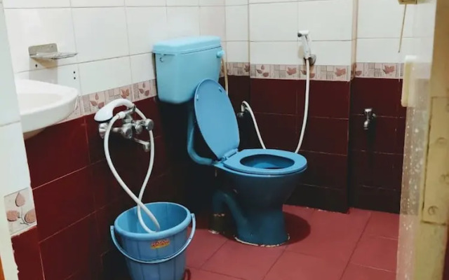 Goroomgo Kaveri Deluxe Lodge Bengaluru