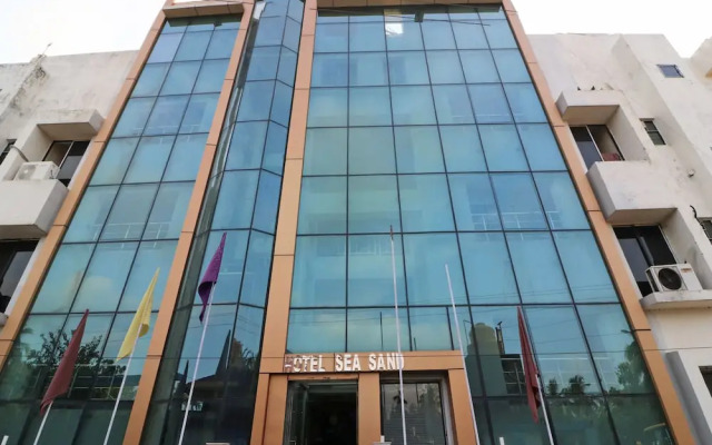 OYO Flagship 38019 Hotel Sea Sand