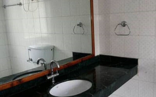 OYO 22808 Cedar Height