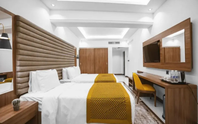 Noor Land Hotel