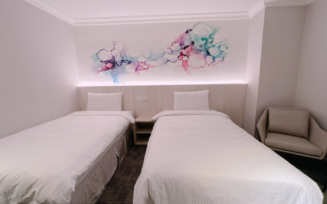 East Dragon Hotel