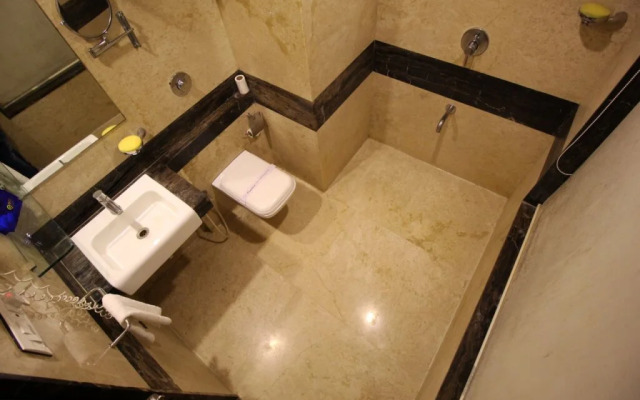OYO Premium Jubilee Garden Jawahar Road
