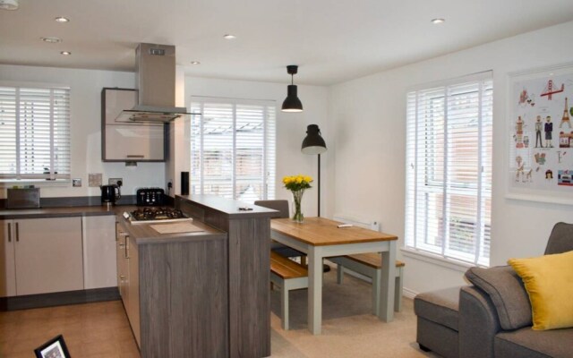 Modern Edinburgh Flat Close To City Centre