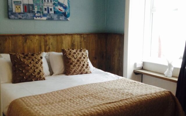 Elemental Surf Lodge