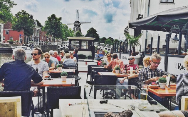 Hotel Cafe Restaurant 't Raedhus