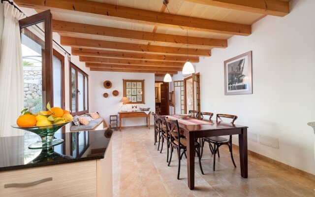 CAL TIO - Chalet With Terrace in Caimari. Free Wifi