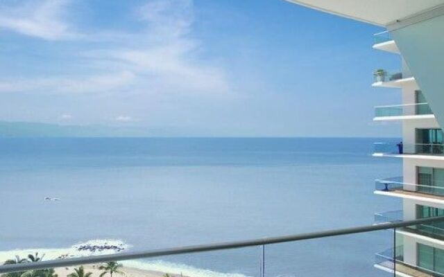 Unlimited Luxury Villas - Icon Vallarta Condo