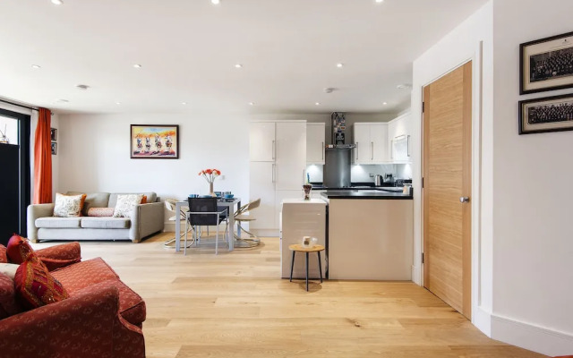 Majestic Maida Vale Home near Regents Park