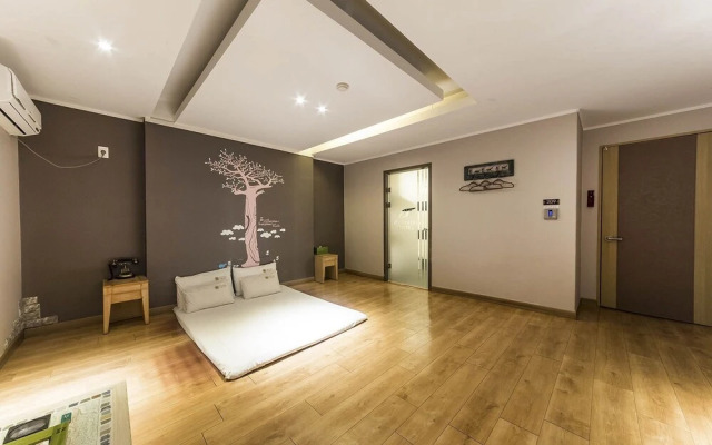 Lavender Hotel