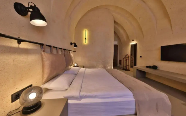 Simurg Cave House