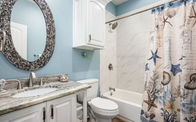 Viewtastic 3 Bedroom Home by RedAwning