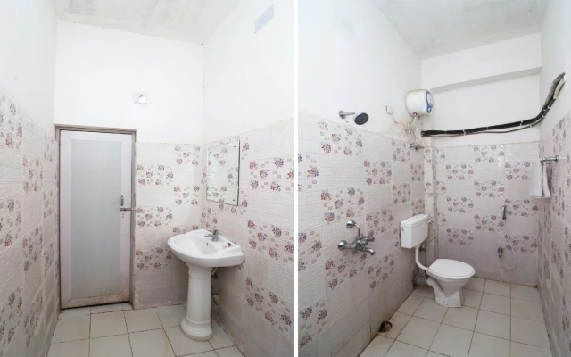 Maa Barabhuja Guest House by OYO Rooms