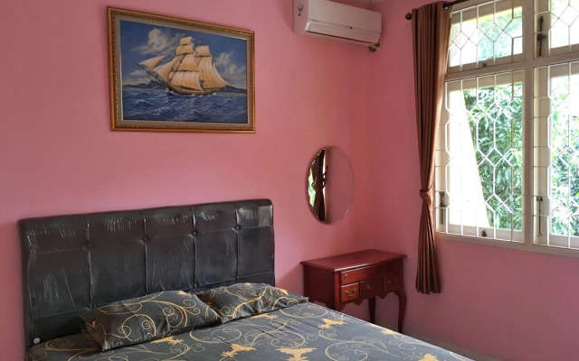 Cendana Mulia Hostel