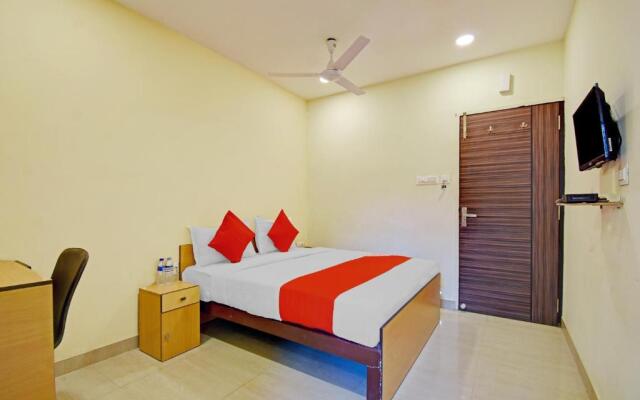 OYO 79850 Flagship Majestic Inn