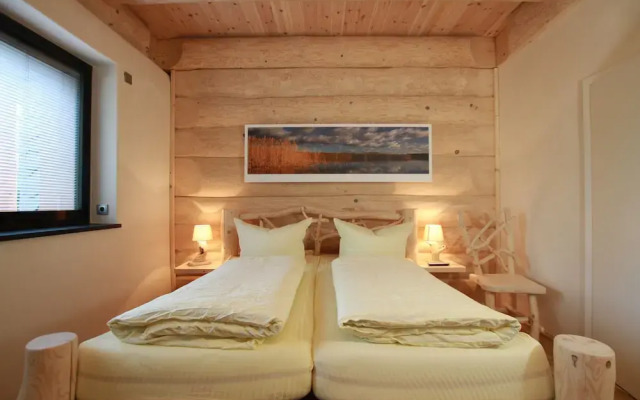 Kanadisches Blockhaus am Plauer See