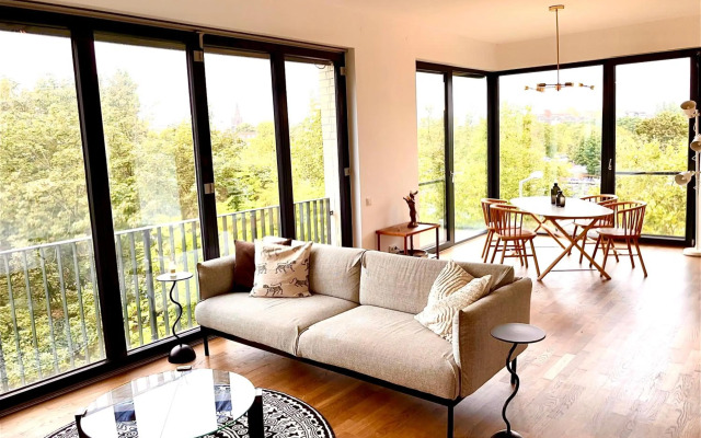 2 Bedroom Mauerpark-Apartment, Berlin Mitte View calendar