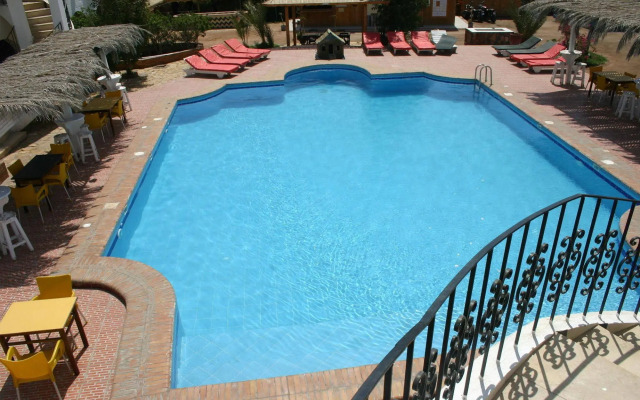 Yasmina Hotel
